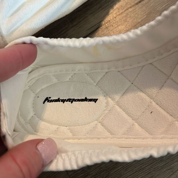 Funkymonkey flats - Picture 2 of 2